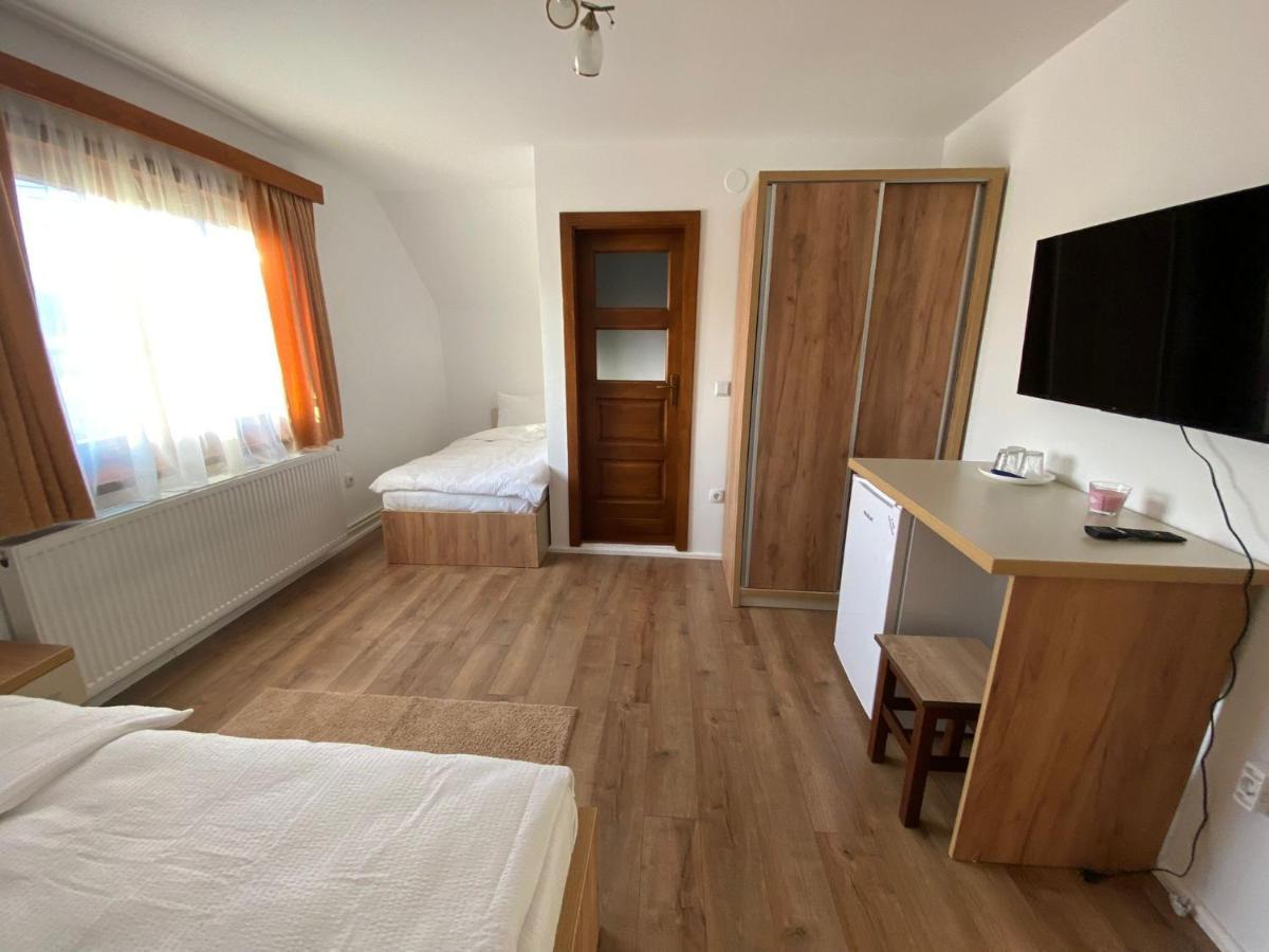 Casa Mocanu Sarmas ภายนอก รูปภาพ